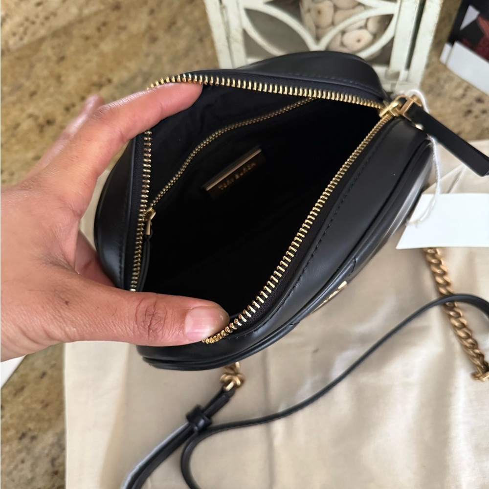 NWT TORY BURCH Kira Diamond Quilt Camera Bag Black Color - Picture 5 of 11